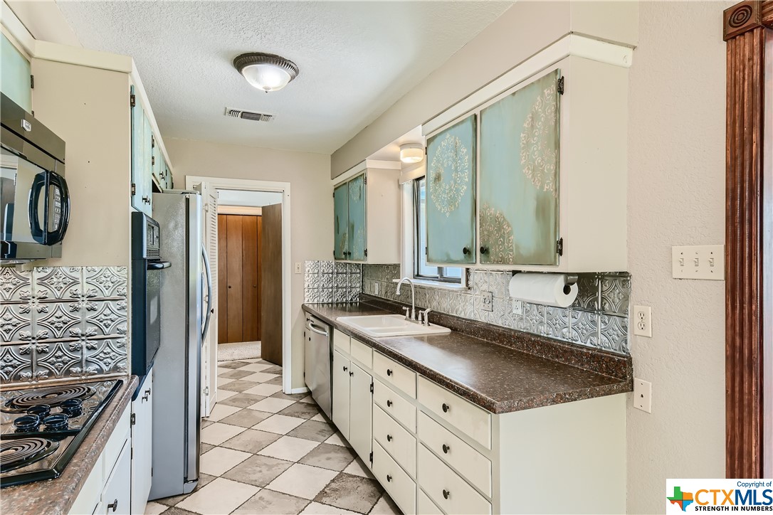 721 Pecan Street , Canyon Lake, TX, 78133 | 468574 | Realty Texas LLC