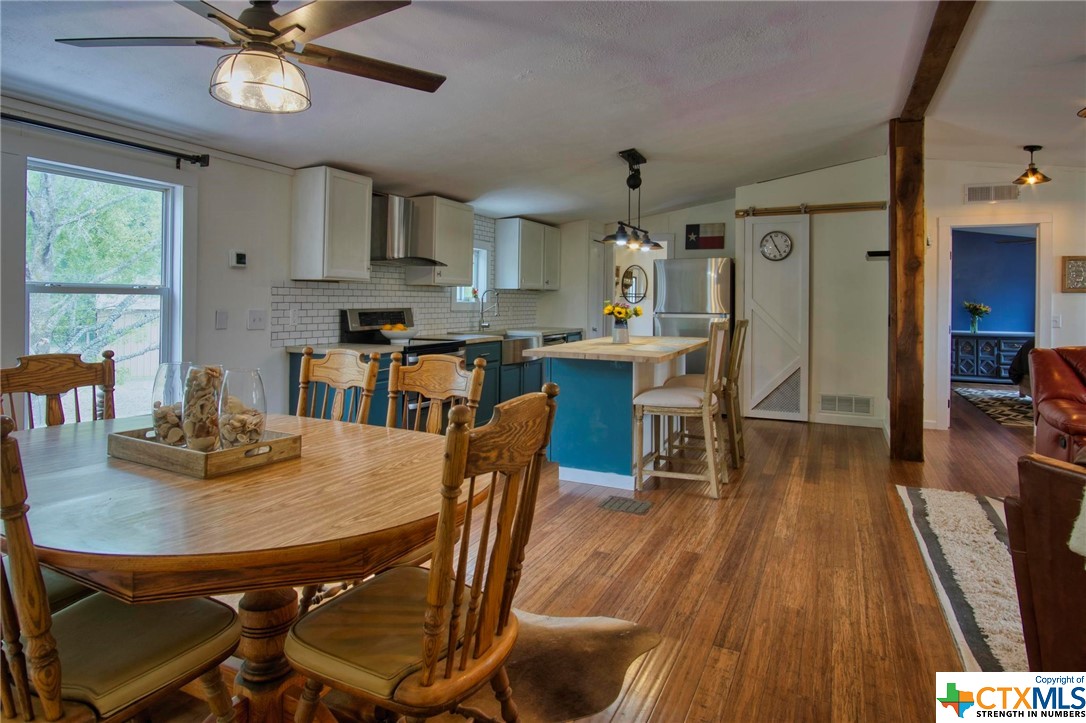 512 Dry Hollow Road , La Vernia, TX, 78121 | 468643 | Realty Texas LLC