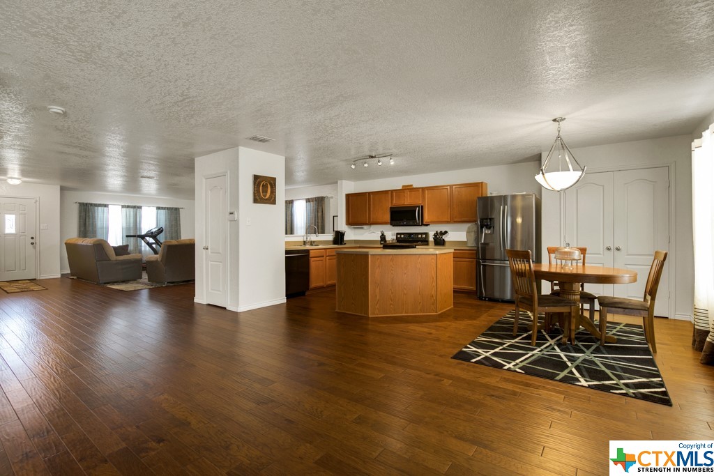 617 Crosspoint Drive , New Braunfels, TX, 78130 | 469007 | Realty Texas LLC