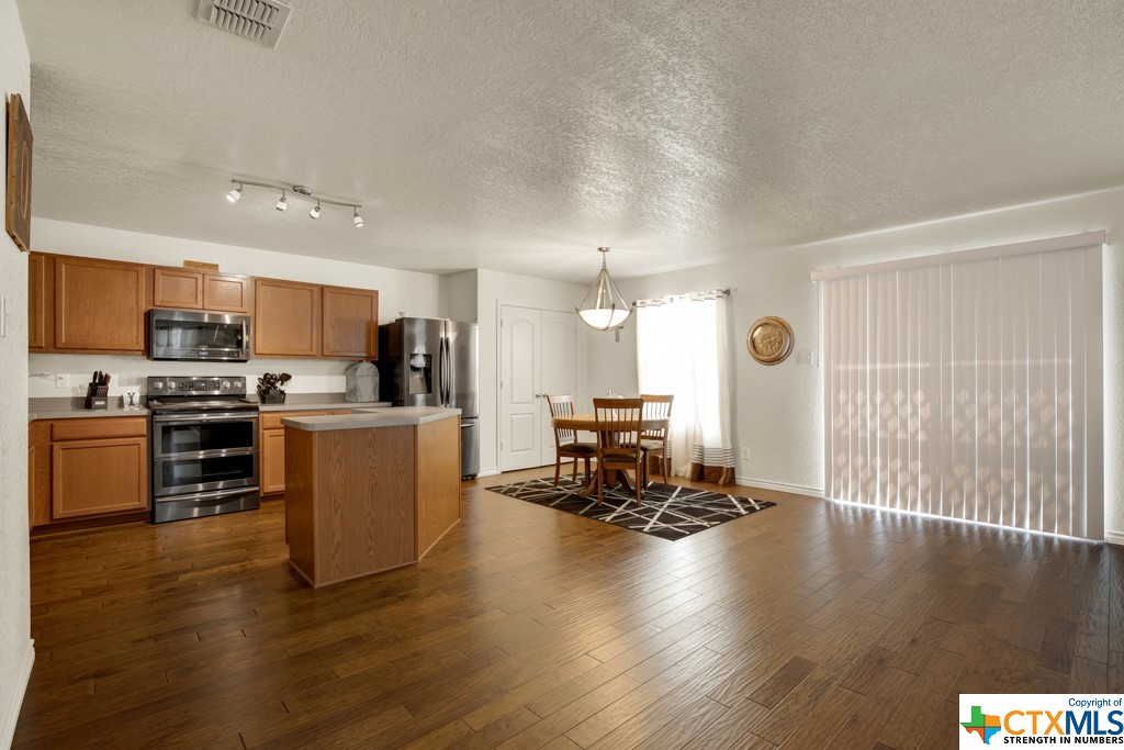 617 Crosspoint Drive , New Braunfels, TX, 78130 | 469007 | Realty Texas LLC