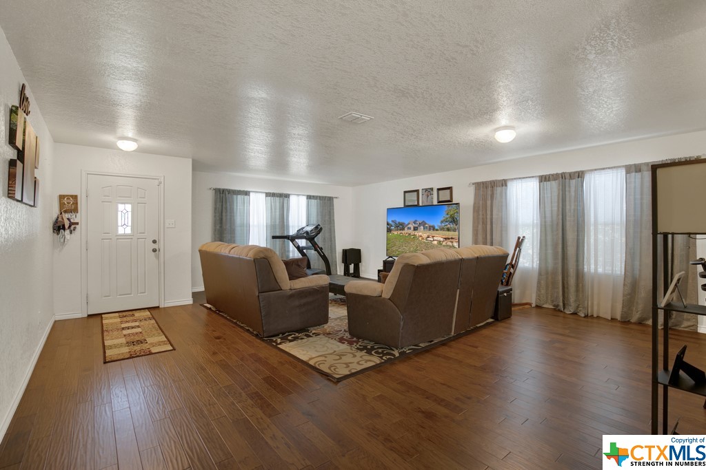 617 Crosspoint Drive , New Braunfels, TX, 78130 | 469007 | Realty Texas LLC