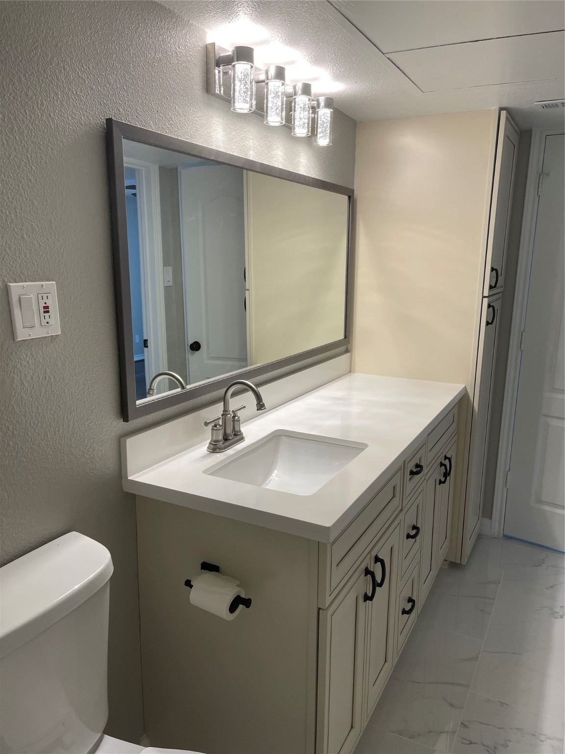 4645 Wild Indigo Street 22/377 , Houston, TX, 77027 | 29244678 | Realty Texas LLC