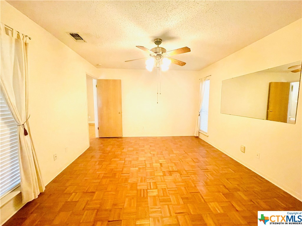 211 Spur Drive , Victoria, TX, 77904 | 468691 | Realty Texas LLC