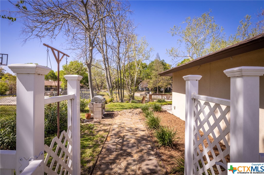 132 Rest Haven Street , McQueeney, TX, 78123 | 469149 | Realty Texas LLC