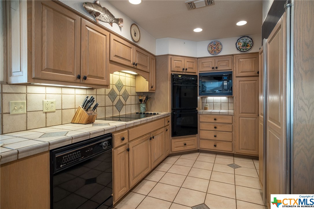 132 Rest Haven Street , McQueeney, TX, 78123 | 469149 | Realty Texas LLC