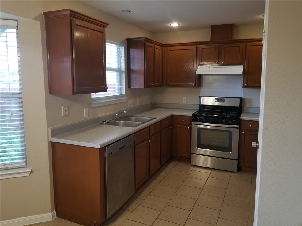 1704 Southcreek Drive 