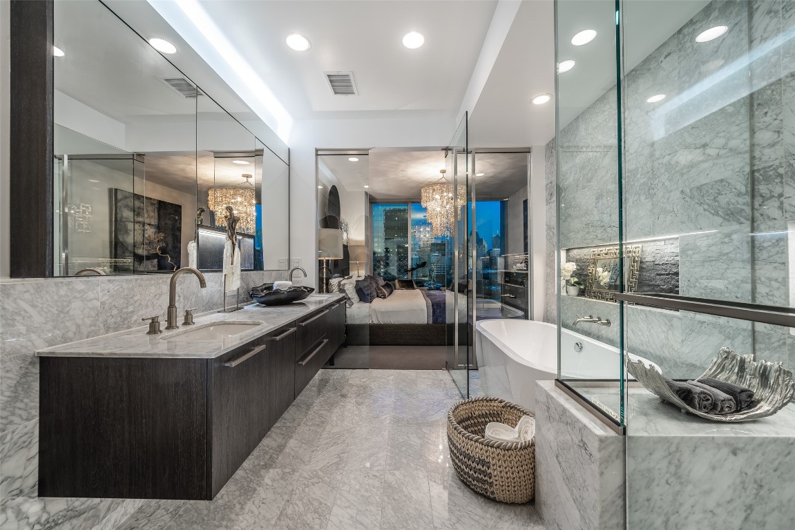 3130 N Harwood Street 701 , Dallas, TX, 75201 | 20026130 | Realty Texas LLC