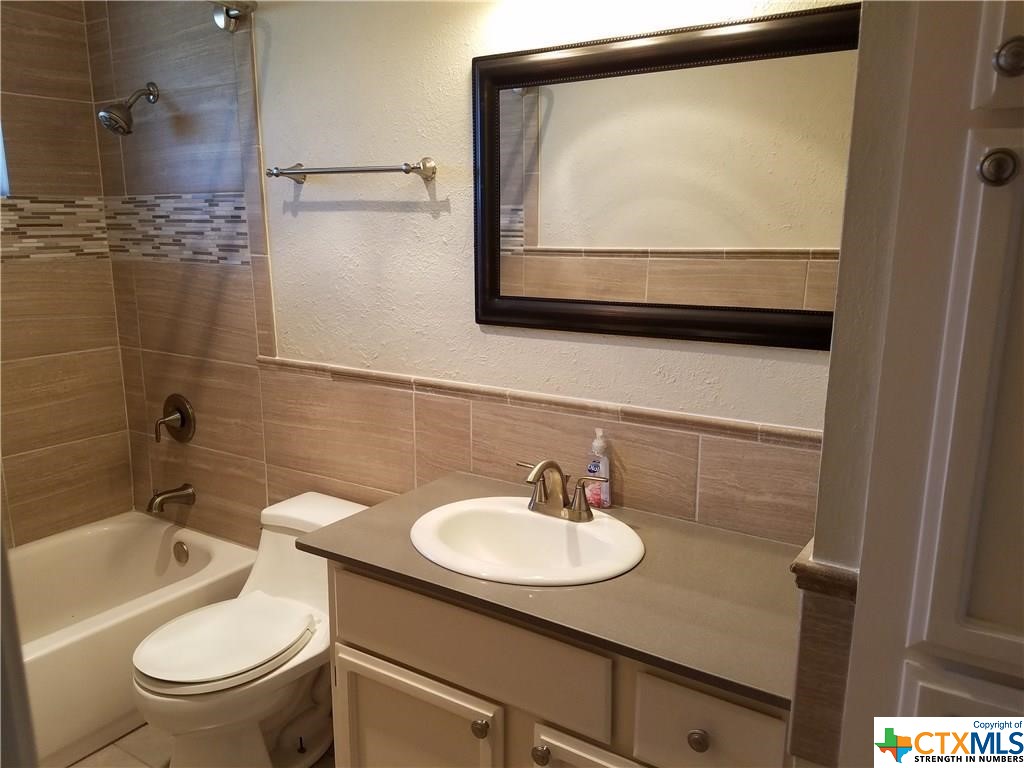 2001 Castle Bluff Drive , San Marcos, TX, 78666 | 469663 | Realty Texas LLC