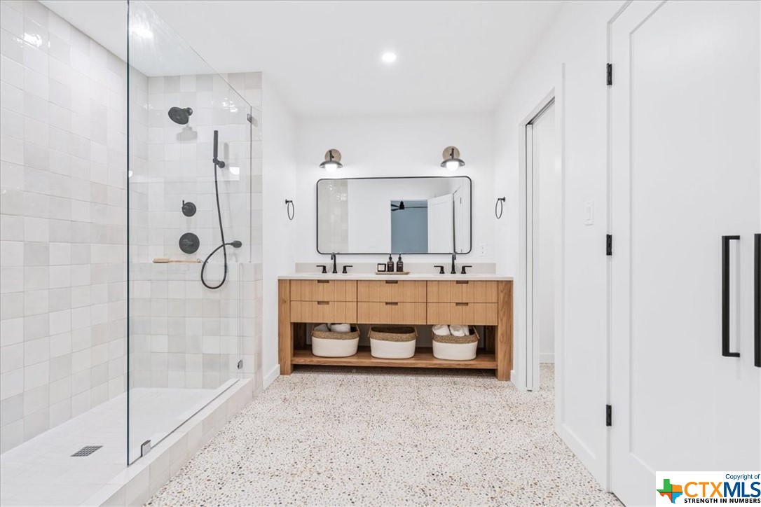 709 N Orange Street , OTHER, TX, 78624 | 469711 | Realty Texas LLC