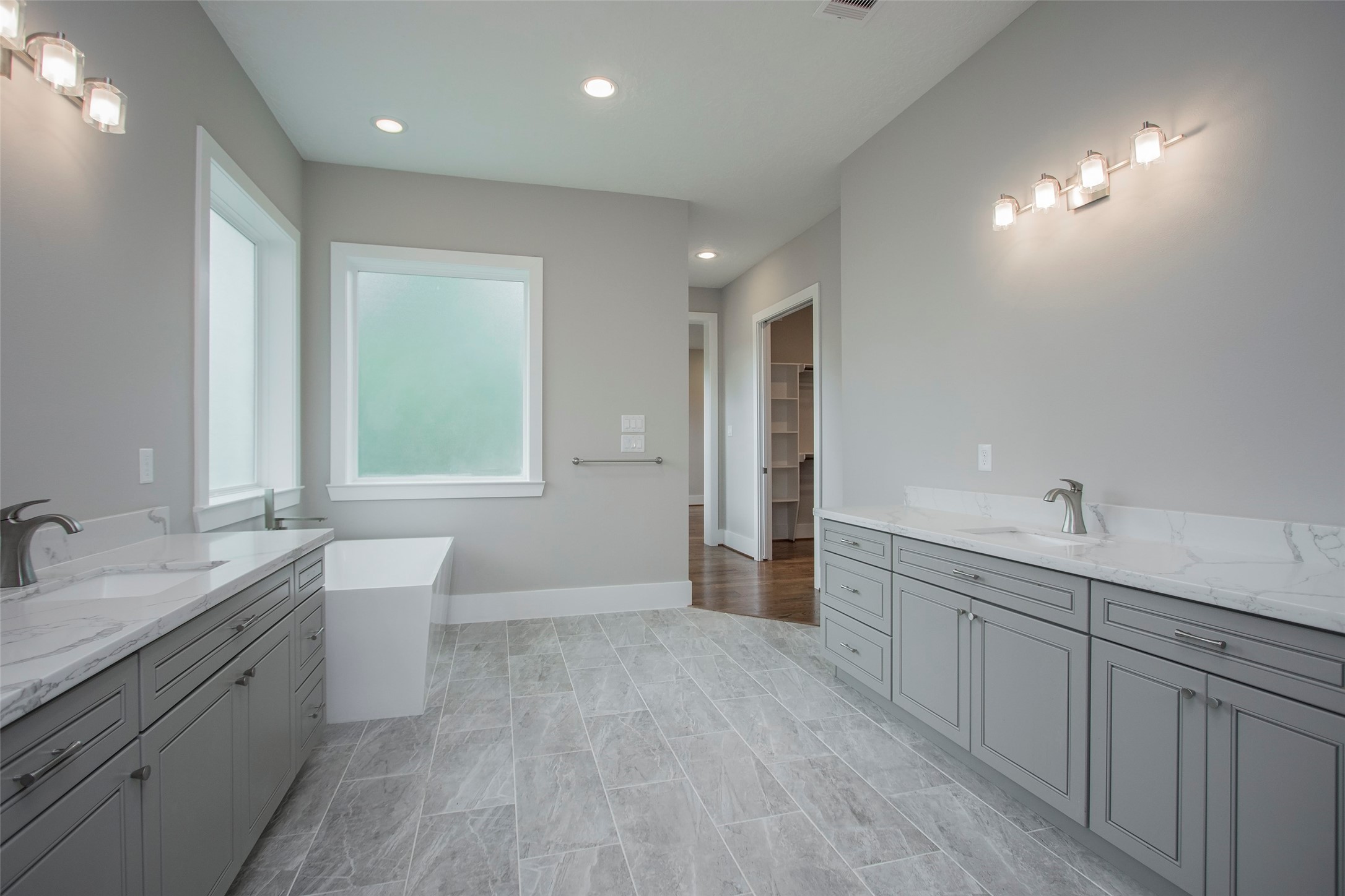 818 Fisher Street , Houston, TX, 77018 | 66760805 | Realty Texas LLC