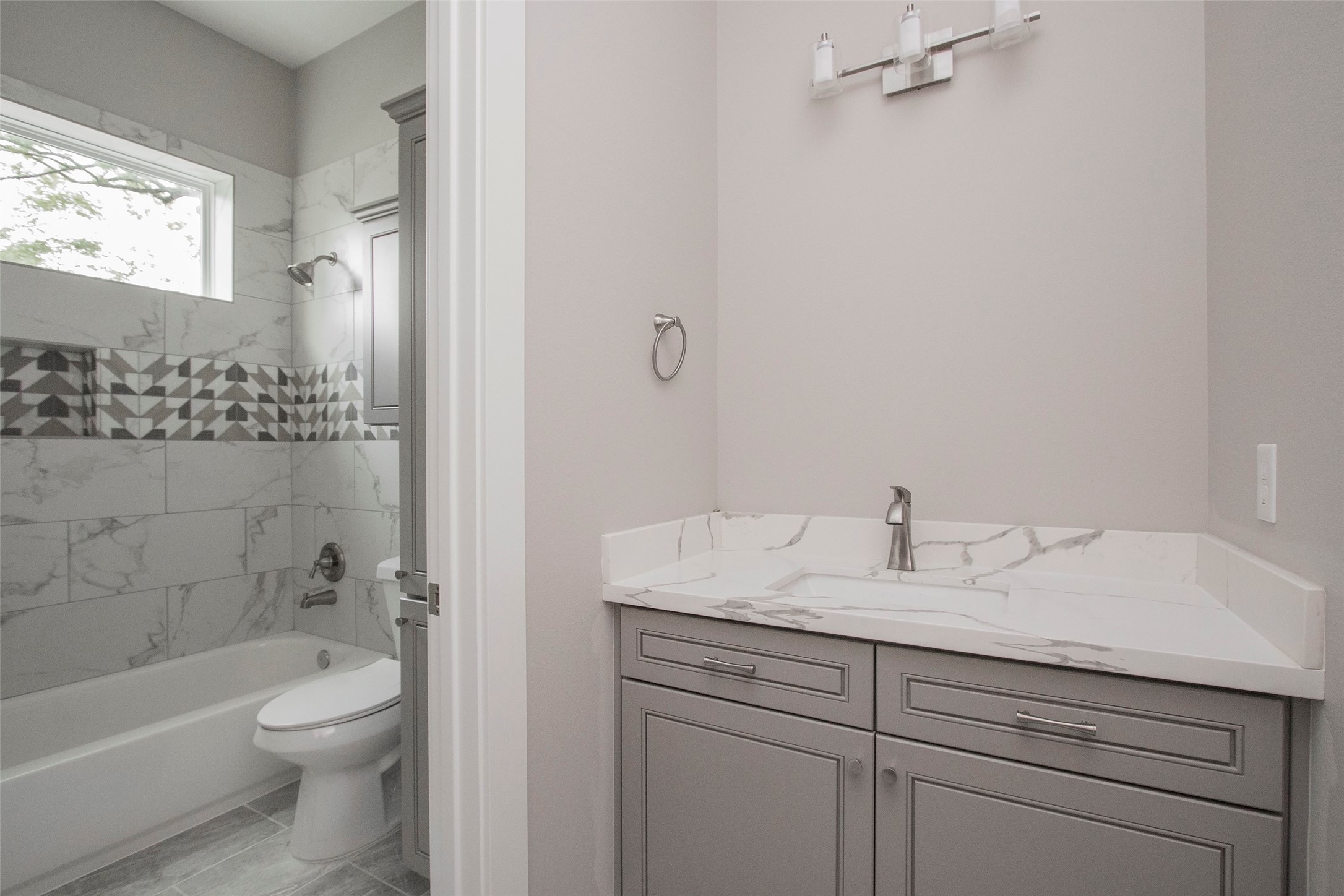 818 Fisher Street , Houston, TX, 77018 | 66760805 | Realty Texas LLC