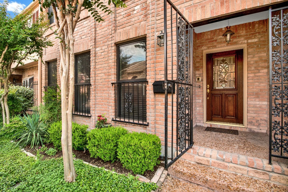 9626 Bayou Brook Street, Houston, TX, 77063 | 51423615 | Realty Texas LLC