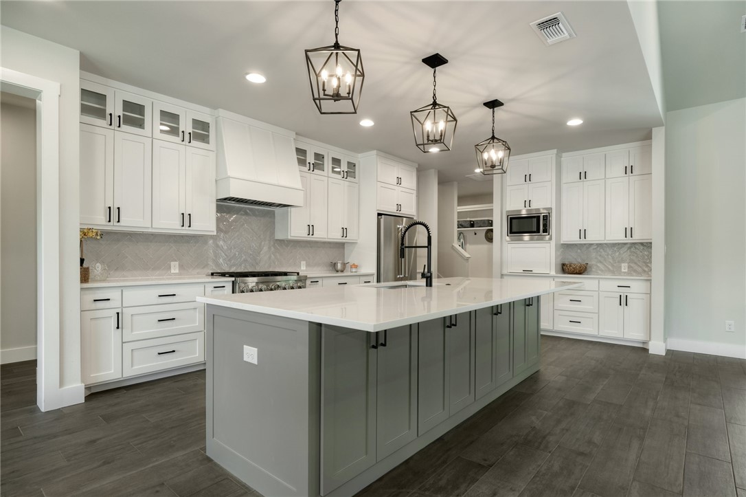 125 Taylor Creek Way