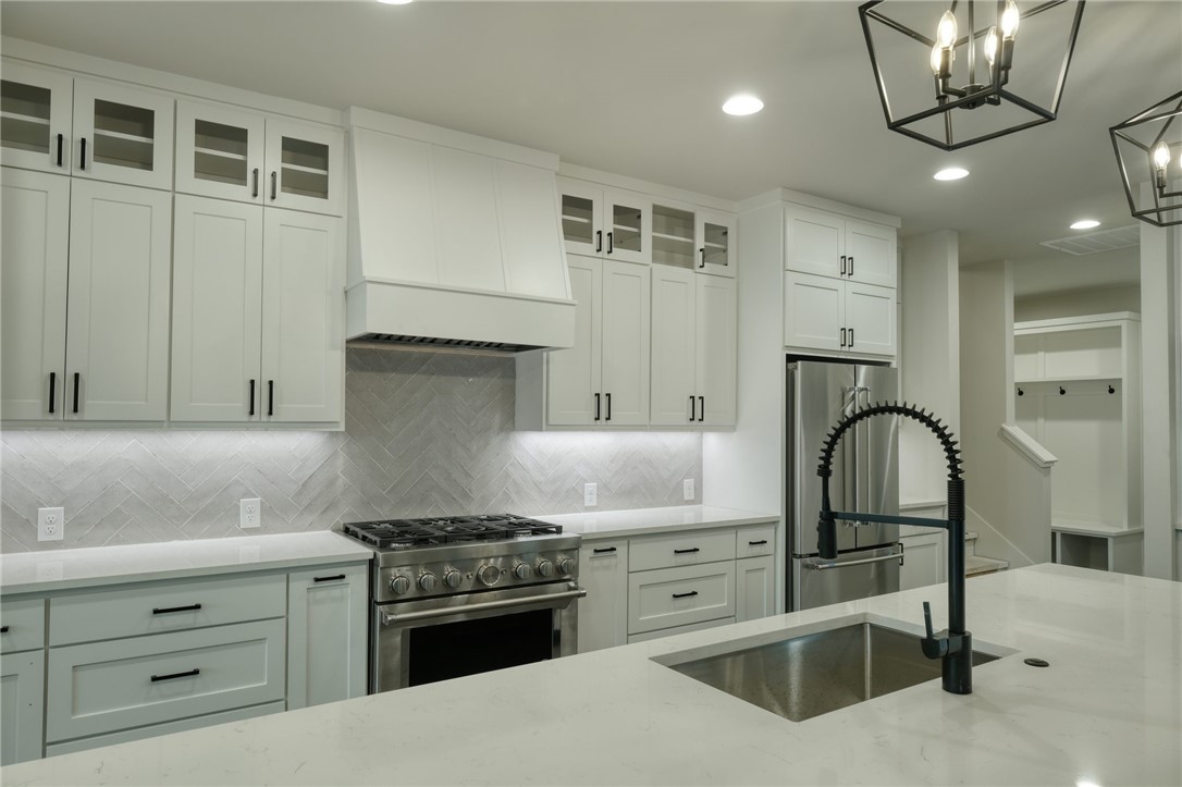 125 Taylor Creek Way