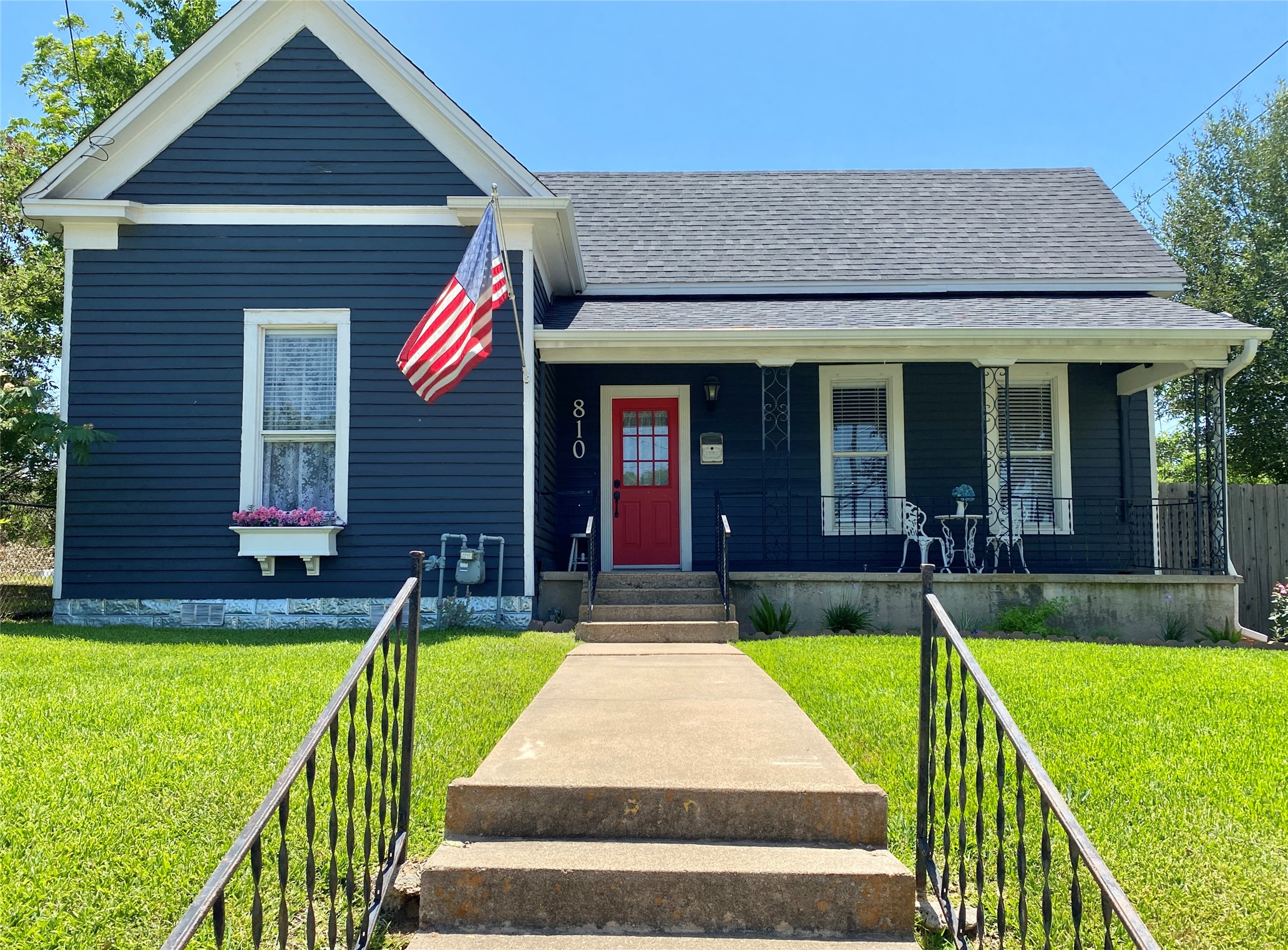 810 N Ellis Street , Giddings, TX, 78942 | 55376872 | Realty Texas LLC