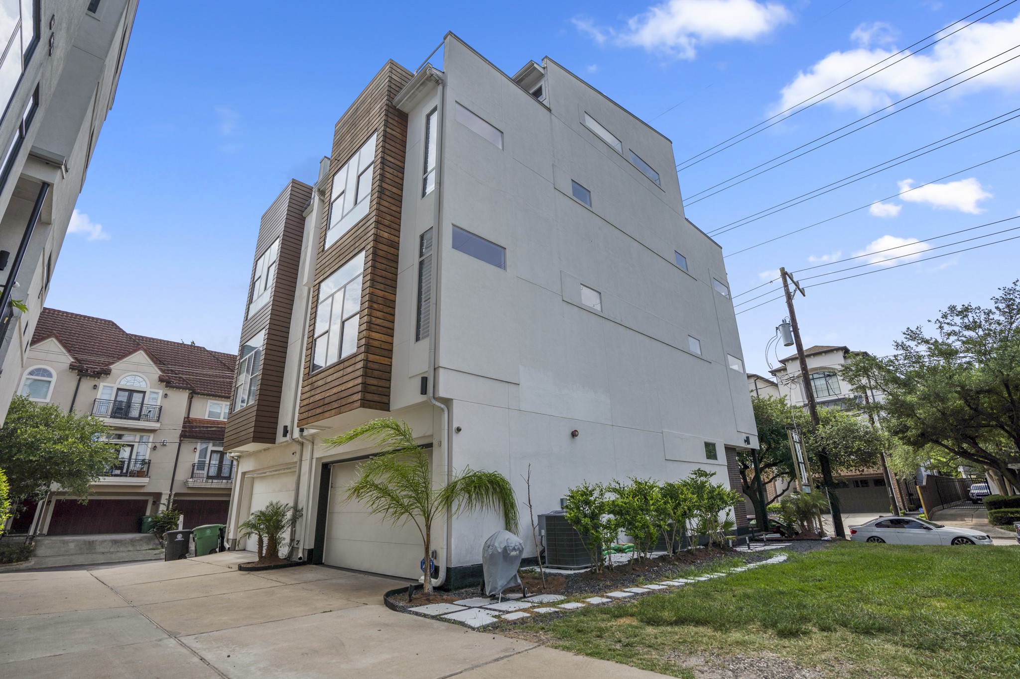 1302 Peden Street , Houston, TX, 77006 | 37957350 | Realty Texas LLC