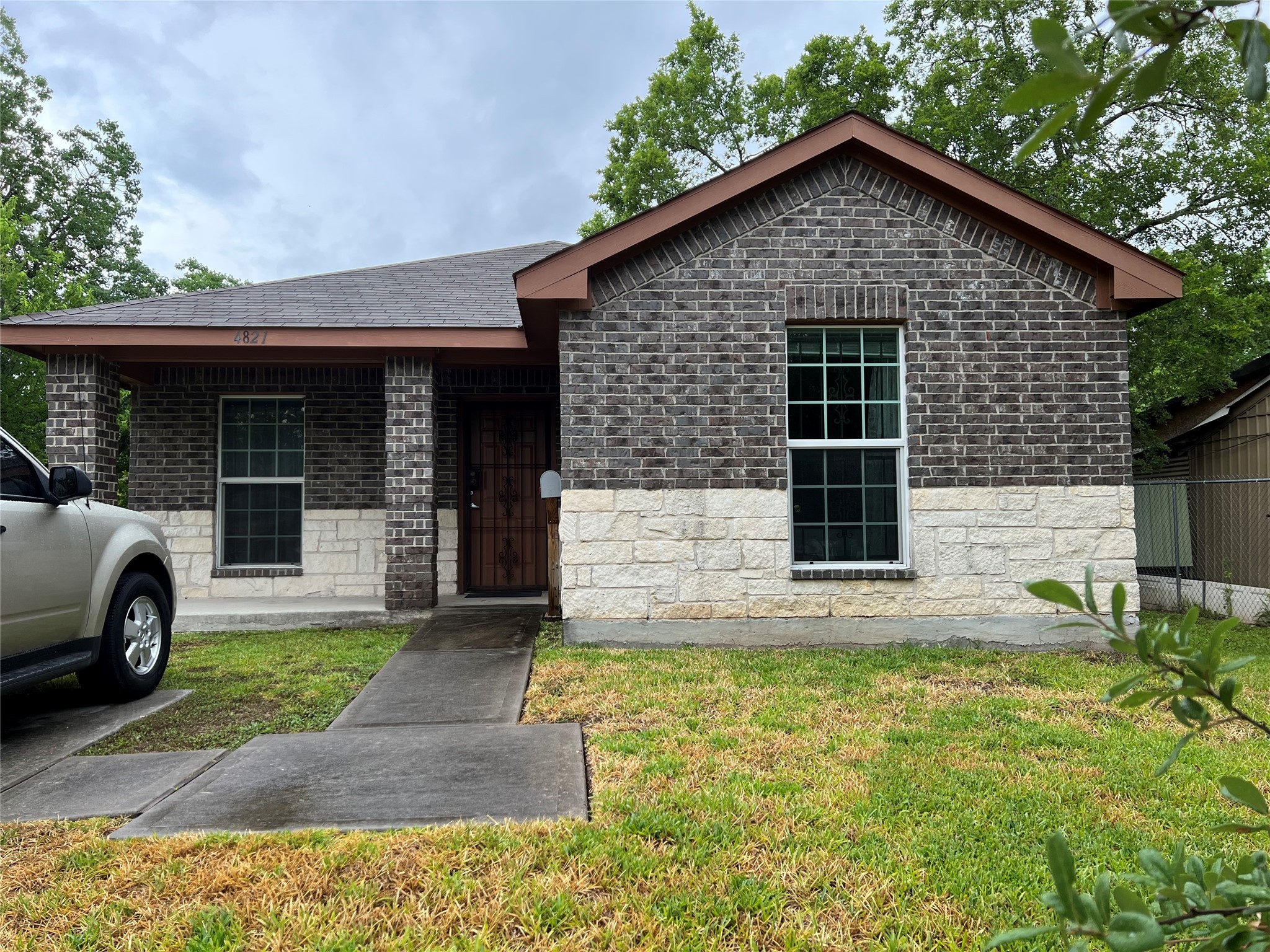 4821 Southwind Street , Houston, TX, 77033 | 86551592 | Realty Texas LLC