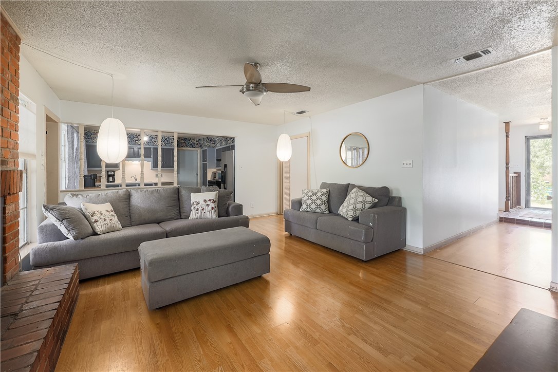 3301 Loyola Lane , Austin, TX, 78723 | 2314270 | Realty Texas LLC