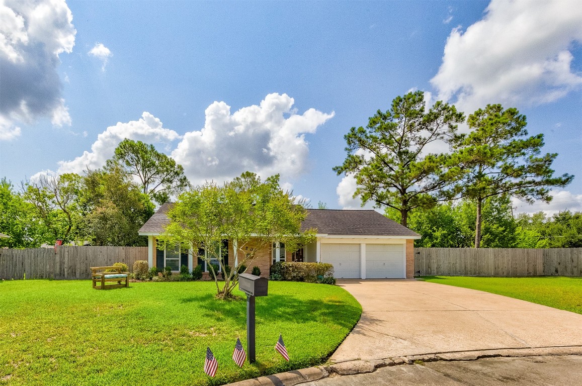 805 E Stadium Court, Friendswood, TX, 77546 | 48018057 | Realty Texas LLC
