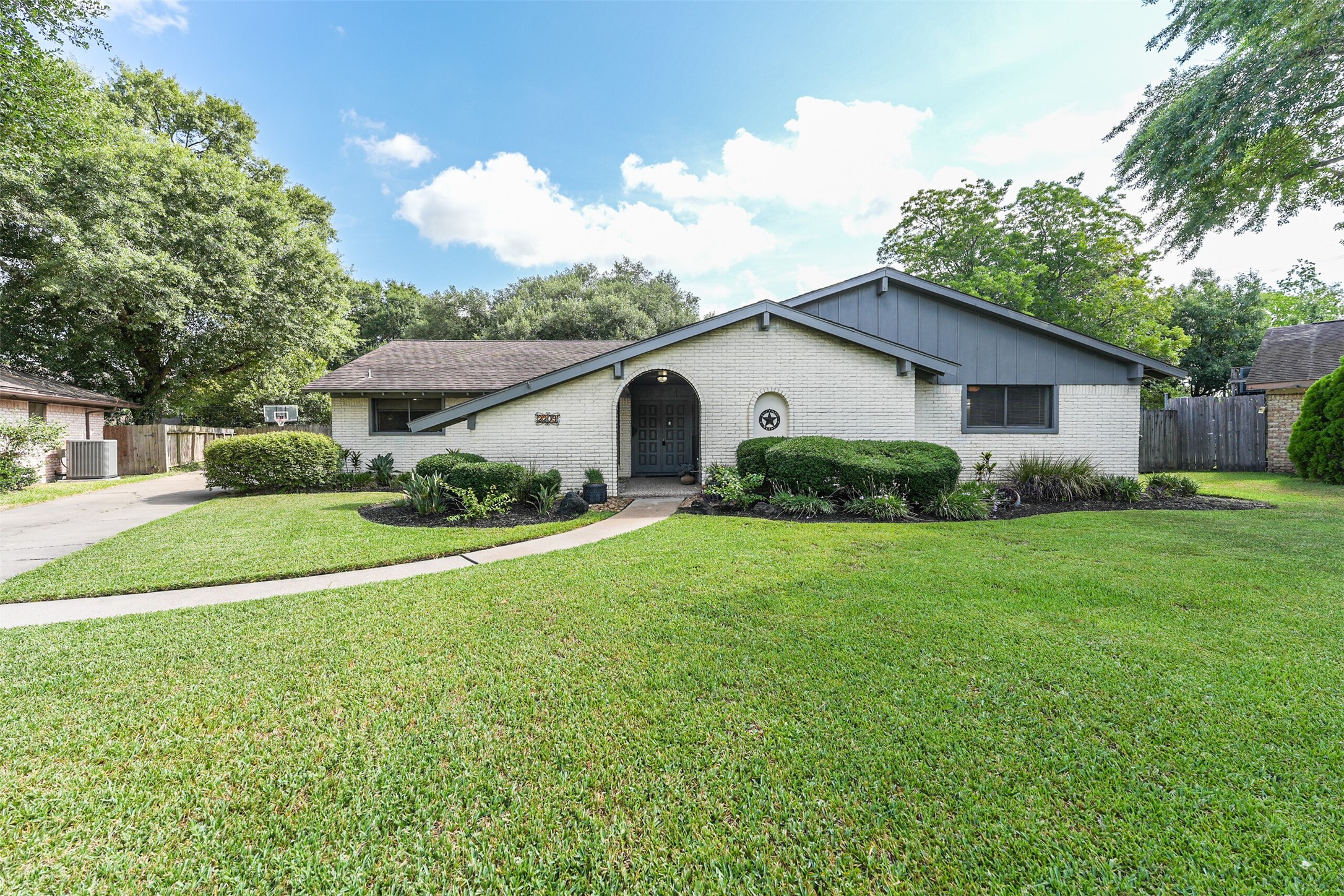 2209 N Memorial Court , Pasadena, TX, 77502 | 36244667 | Realty Texas LLC