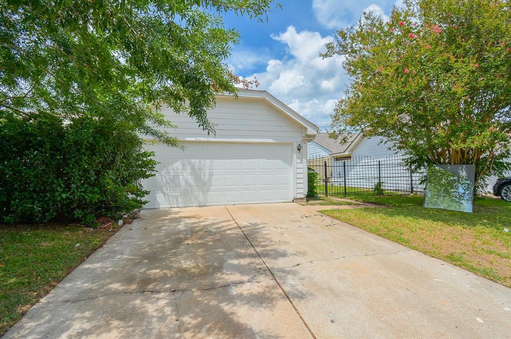 11818 Spring Grove Dr , Houston, TX, 77099 | 85608073 | Realty Texas LLC