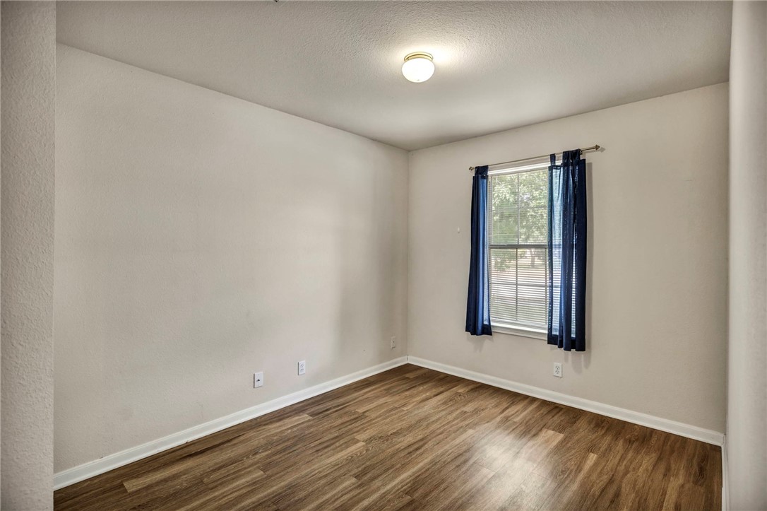 216 Meadowside Drive