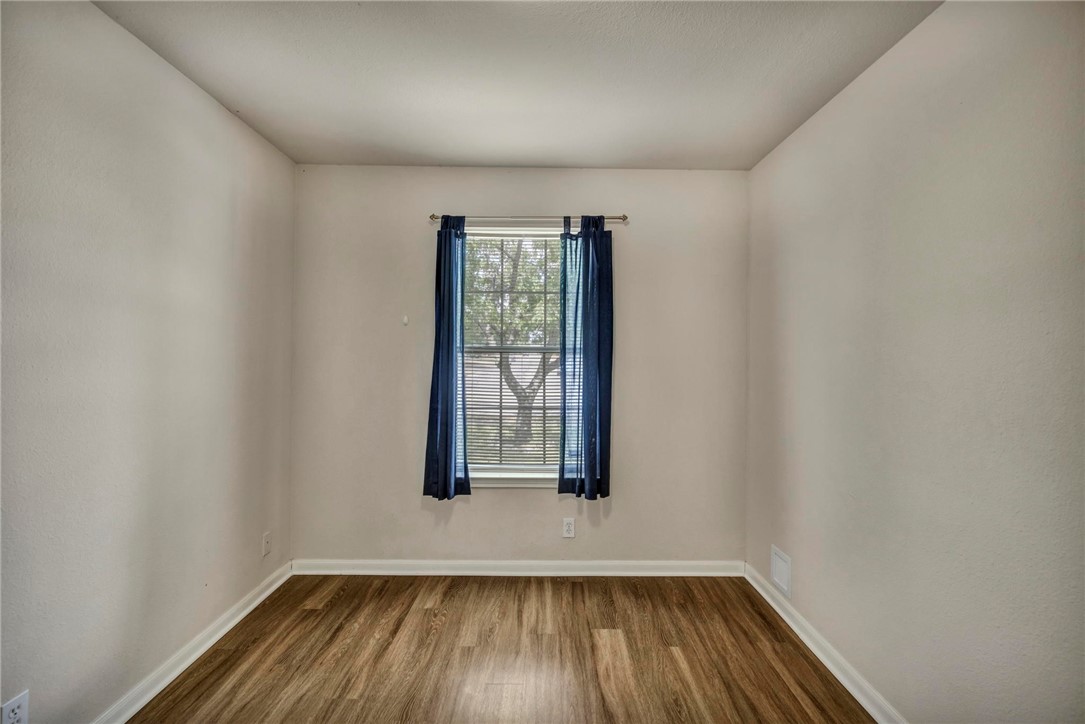 216 Meadowside Drive