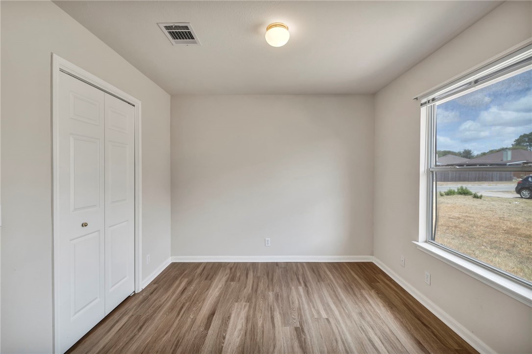 216 Meadowside Drive