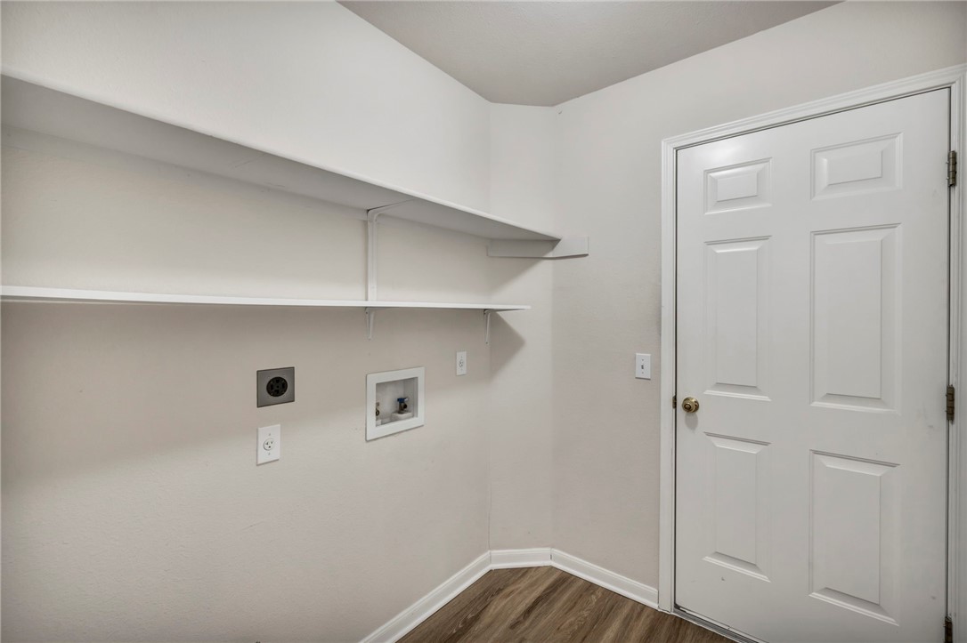 216 Meadowside Drive