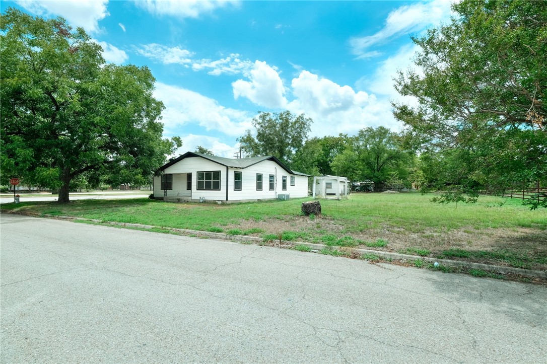 Sold: 122 E Travis Street Blog Image Banner