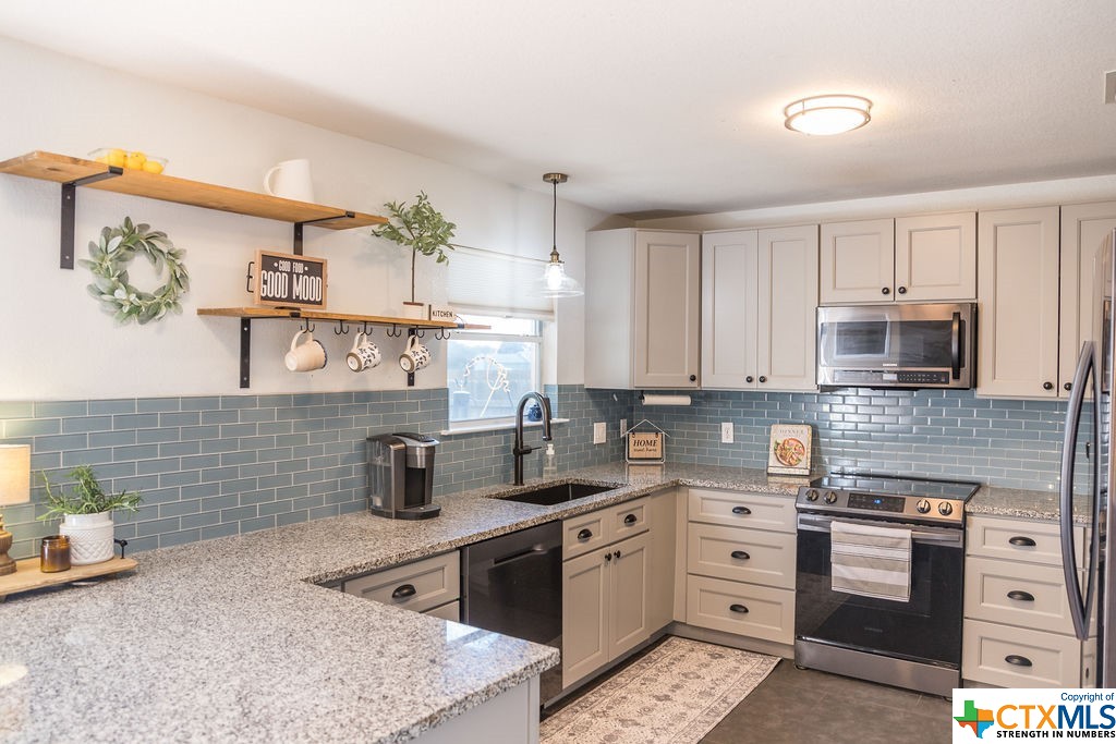 Sold: 121 Meadow Park Drive Blog Image Banner