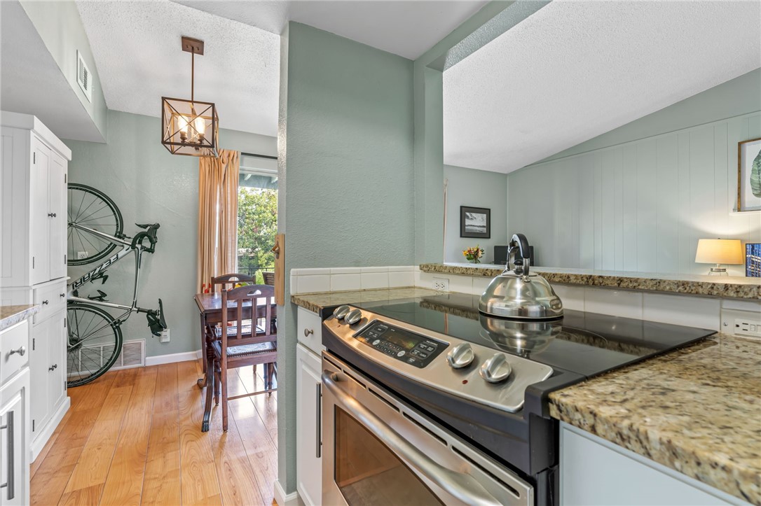1304 Mariposa Drive 203 , Austin, TX, 78704 | 5698751 | Realty Texas LLC