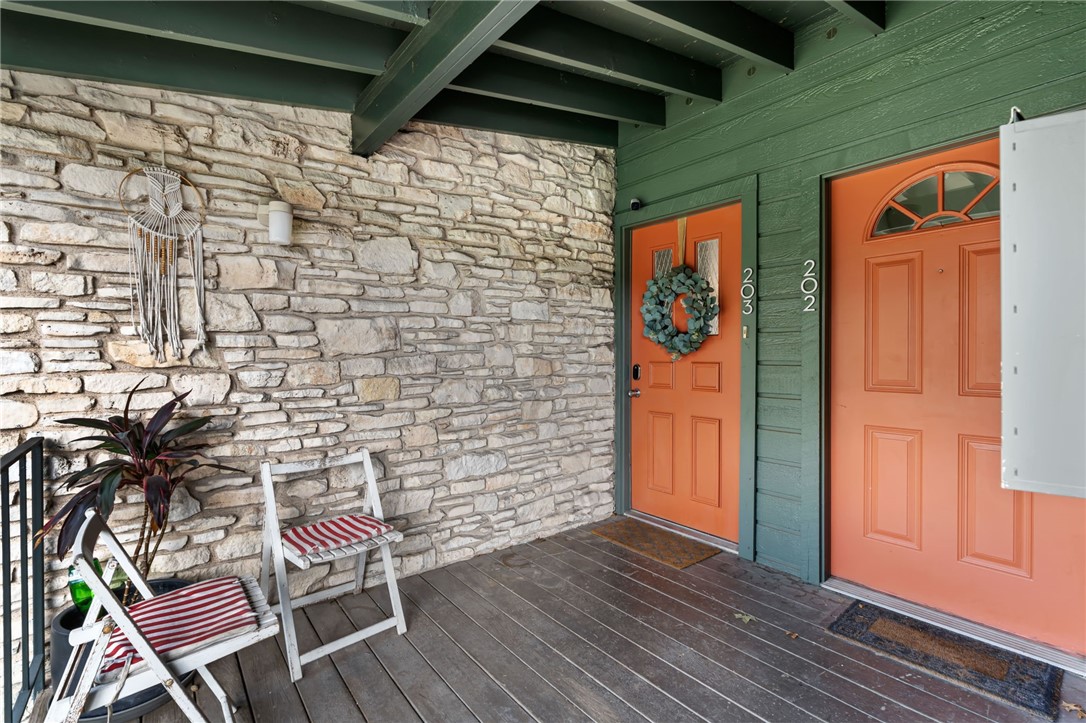 1304 Mariposa Drive 203 , Austin, TX, 78704 | 5698751 | Realty Texas LLC