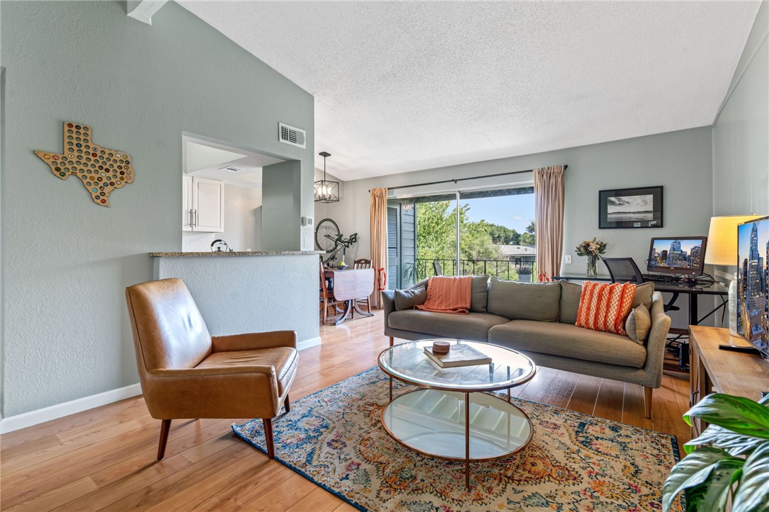 1304 Mariposa Drive 203 , Austin, TX, 78704 | 5698751 | Realty Texas LLC