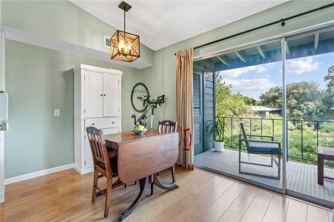 1304 Mariposa Drive 203 , Austin, TX, 78704 | 5698751 | Realty Texas LLC