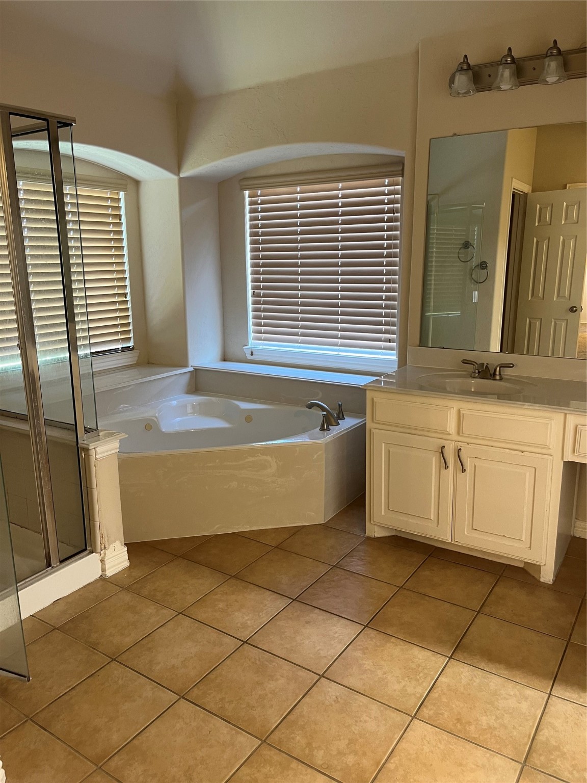 1343 Valley Vista Drive , Irving, TX, 75063 | 20171487 | Realty Texas LLC