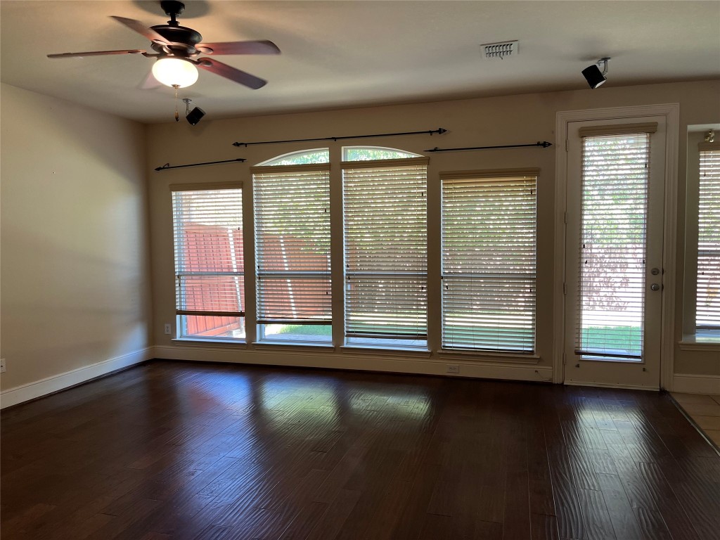 1343 Valley Vista Drive , Irving, TX, 75063 | 20171487 | Realty Texas LLC