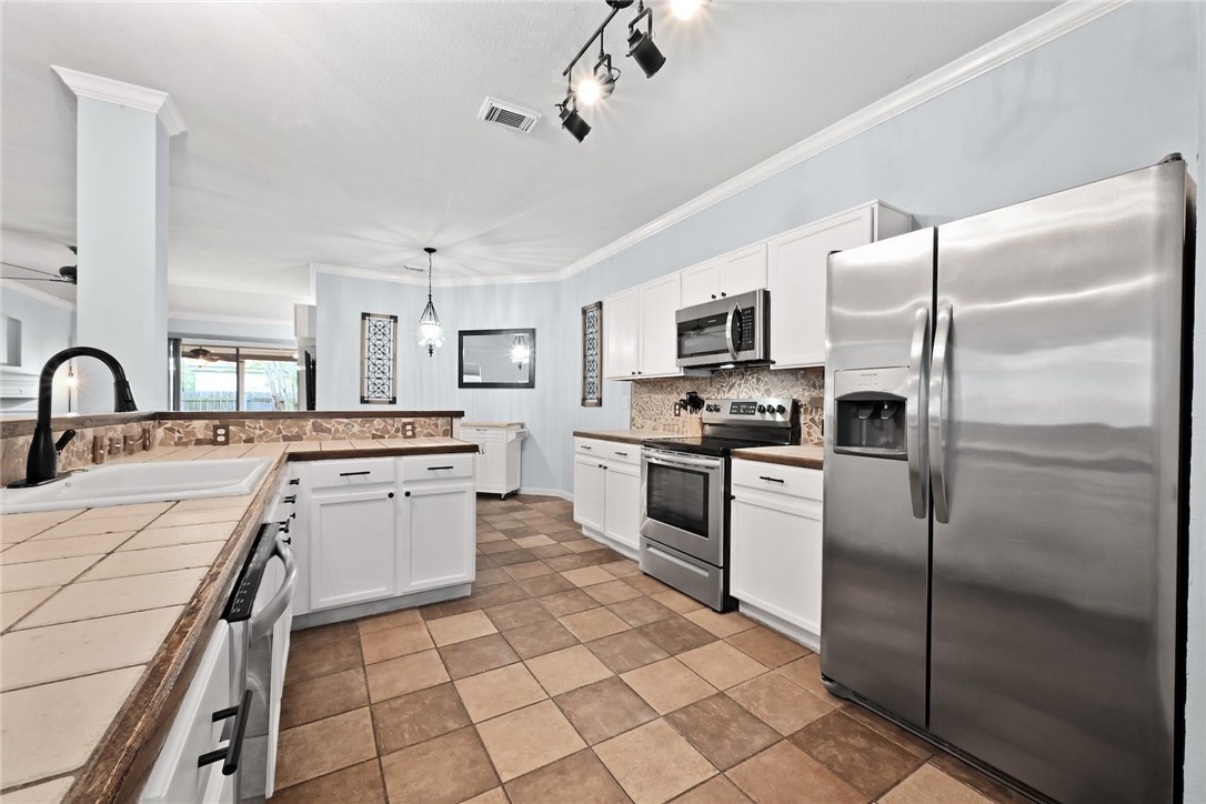 905 Melted Candle Cove , Pflugerville, TX, 78660 | 1242947 | Realty Texas LLC