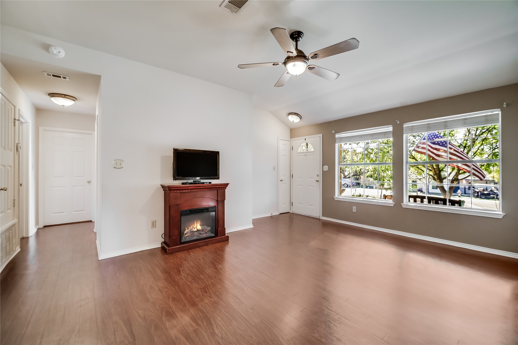 603 Whispering Hollow Circle , Point Venture, TX, 78645 | 95055650 | Realty Texas LLC