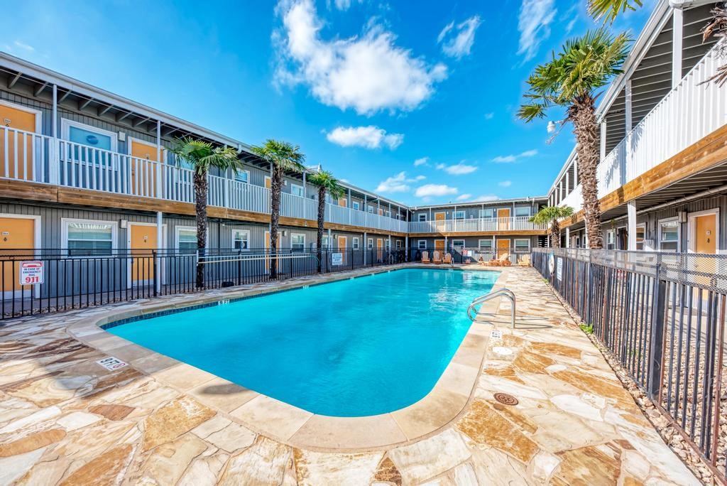 2401 Manor Road 137 , Austin, TX, 78722 | 2414762 | Realty Texas LLC