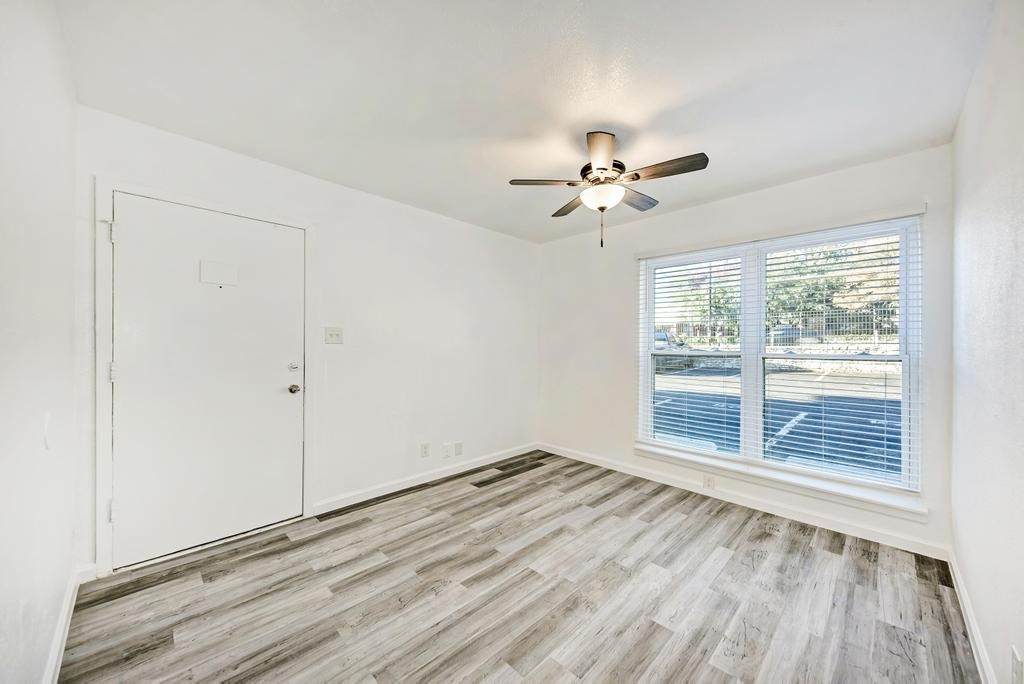 2401 Manor Road 137 , Austin, TX, 78722 | 2414762 | Realty Texas LLC