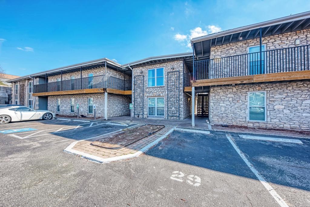 2401 Manor Road 137 , Austin, TX, 78722 | 2414762 | Realty Texas LLC