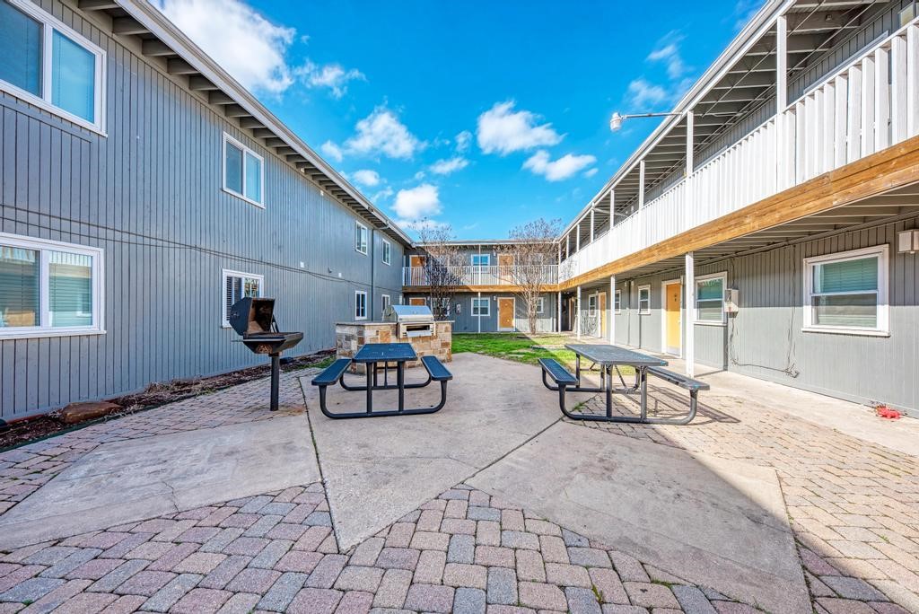 2401 Manor Road 137 , Austin, TX, 78722 | 2414762 | Realty Texas LLC