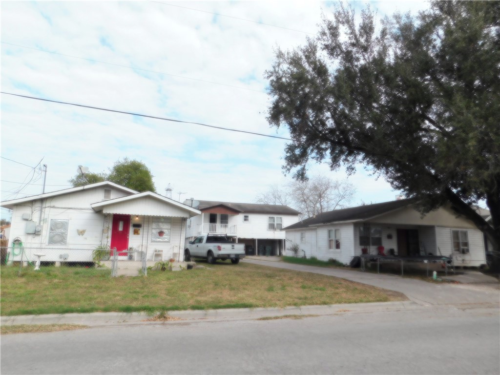 405 & 409 Chaparral Street, Alice, TX, 78332 | 411812 | Realty Texas LLC