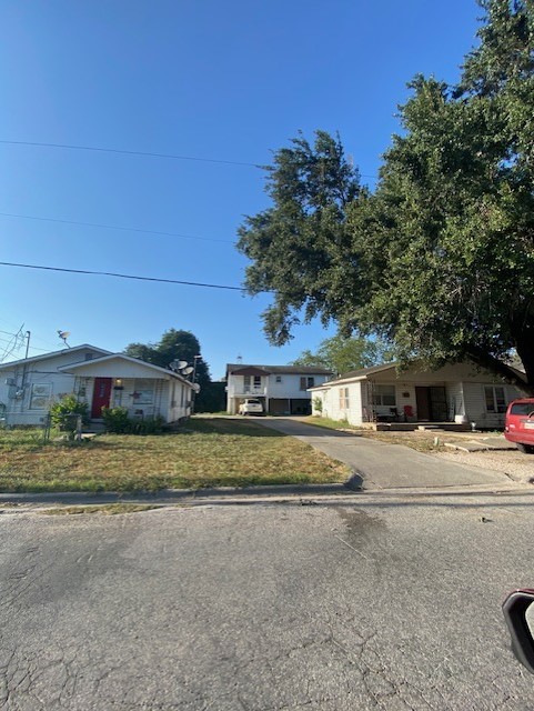 405 & 409 Chaparral Street, Alice, TX, 78332 | 411812 | Realty Texas LLC