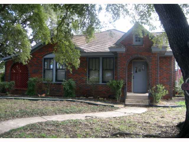 930 E Pierce Street , Luling, TX, 78648 | 2626100 | Realty Texas LLC