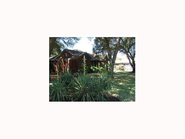 930 E Pierce Street , Luling, TX, 78648 | 2626100 | Realty Texas LLC