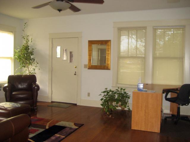 930 E Pierce Street , Luling, TX, 78648 | 2626100 | Realty Texas LLC