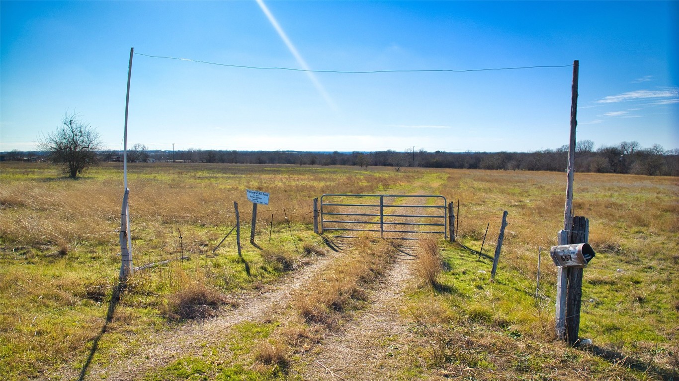 657 Fm 1105, Georgetown, TX, 78626 | 2354382 | Realty Texas LLC