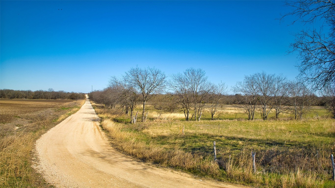 657 Fm 1105, Georgetown, TX, 78626 | 2354382 | Realty Texas LLC
